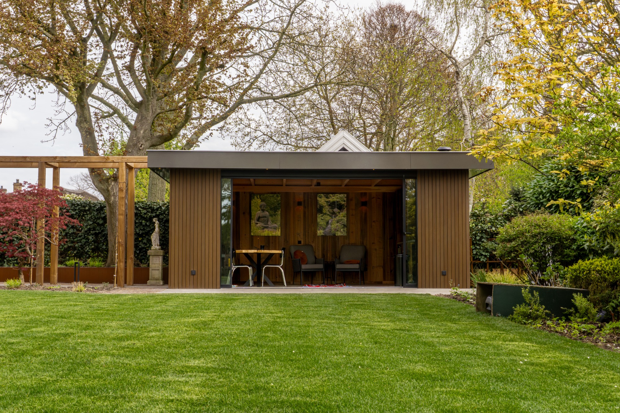 Luxe tuinkamer op maat | Moderne uitbouw bij monumentale boerderij