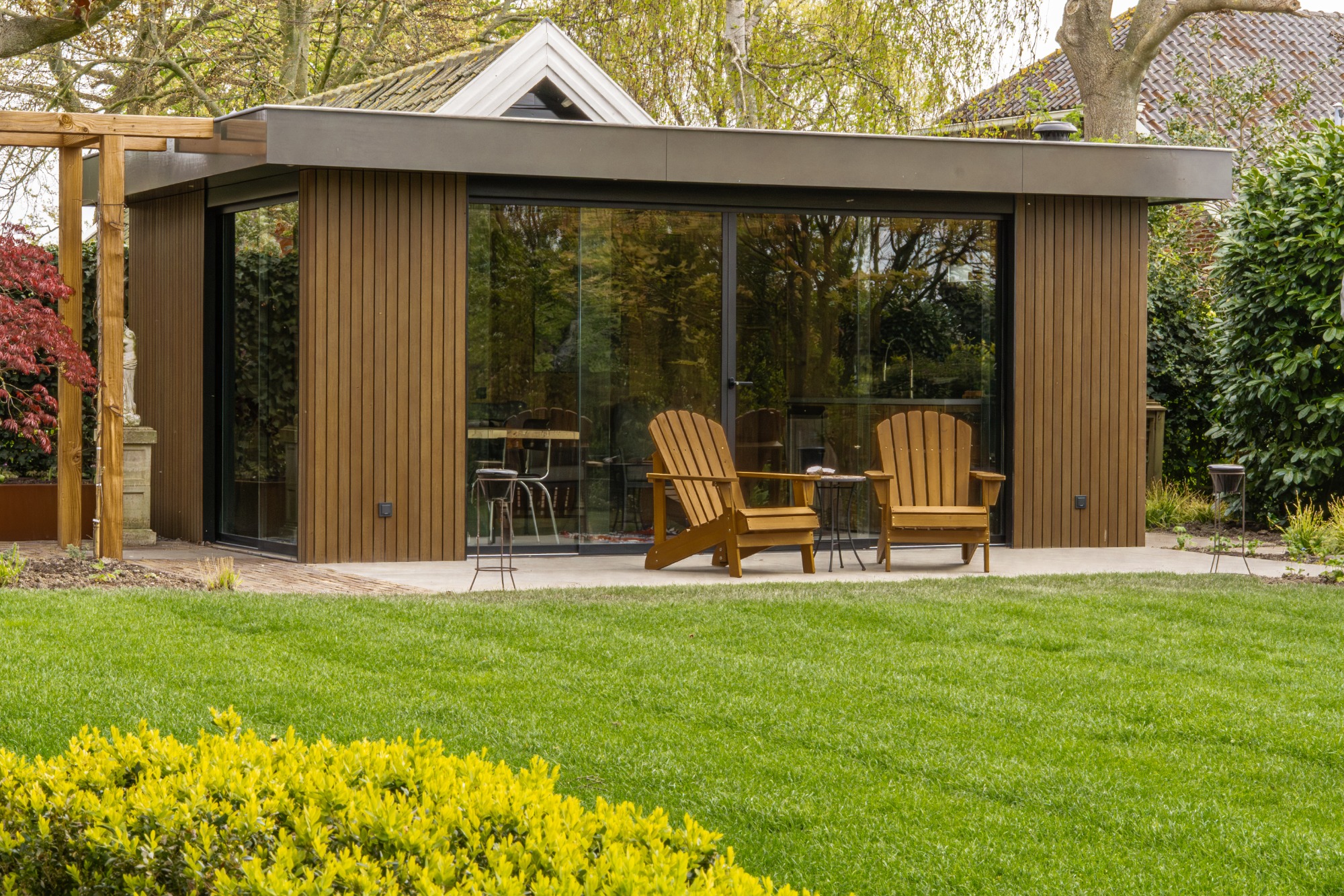 Luxe tuinkamer op maat | Moderne uitbouw bij monumentale boerderij