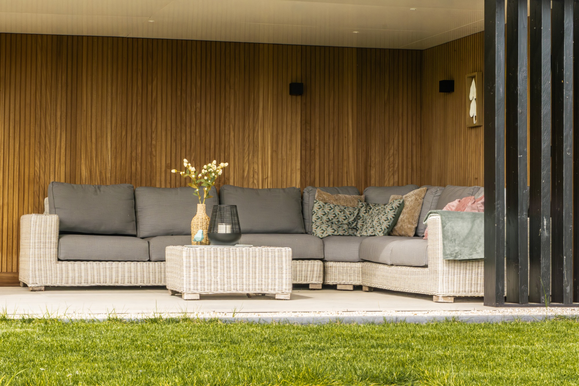 Luxe overkapping met berging en lounge | Apard