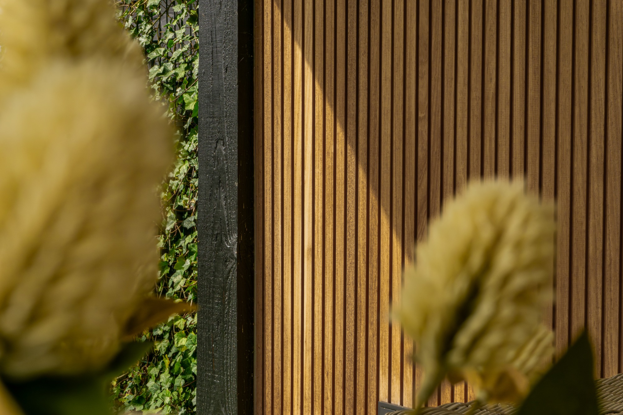 Luxe overkapping met berging en lounge | Apard