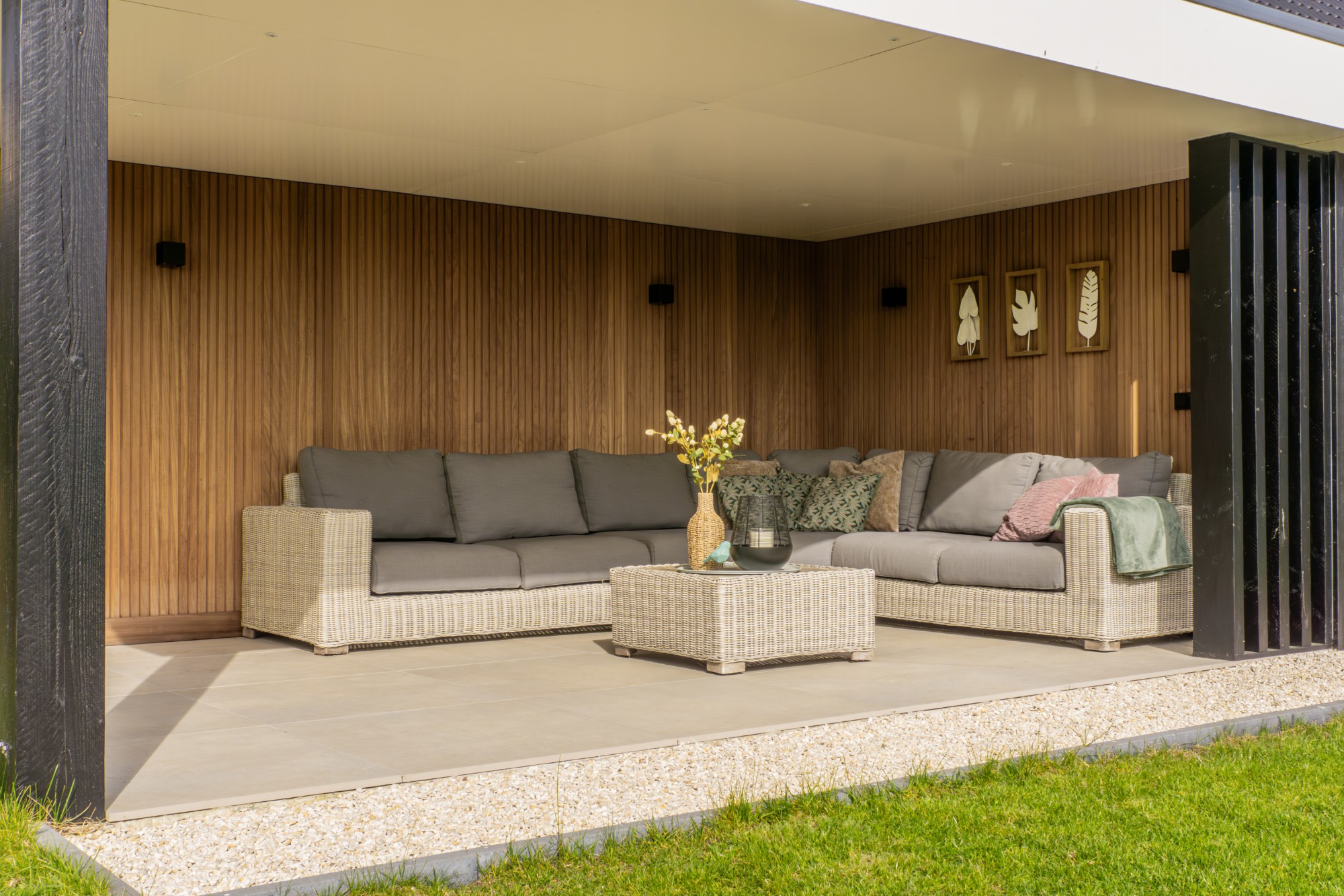 Luxe overkapping met berging en lounge | Apard